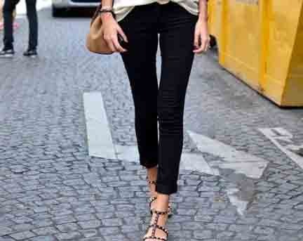 Stretchable and narrow jeans for girls
